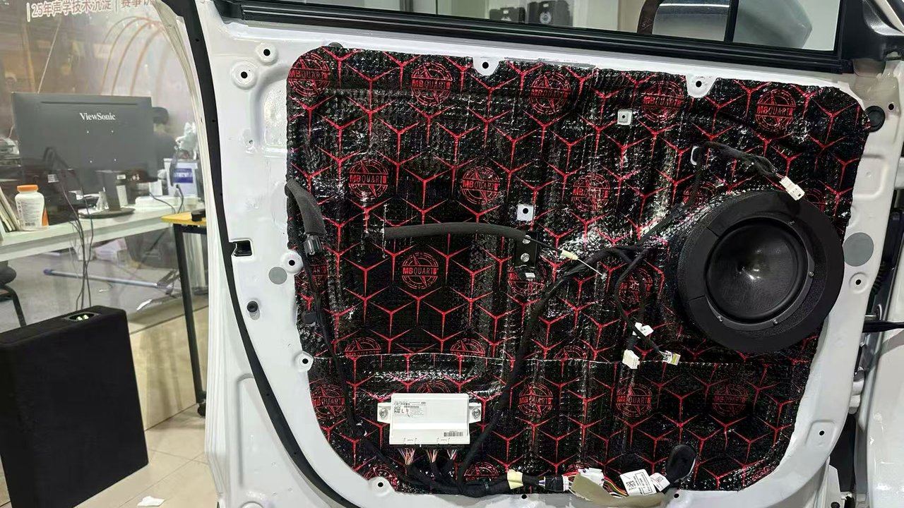 雷克萨斯汽车音响升级案例:雷克萨斯RX300音响升级相关的湛江汽车音响改装实拍封面