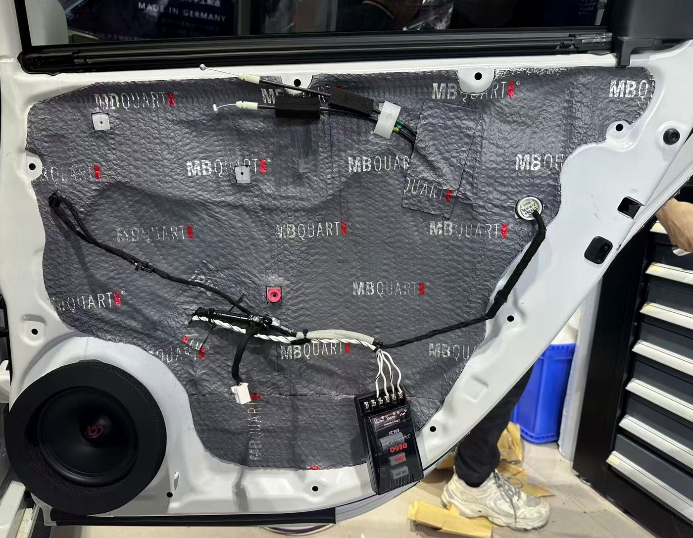 车门隔音止振材料铺贴检查