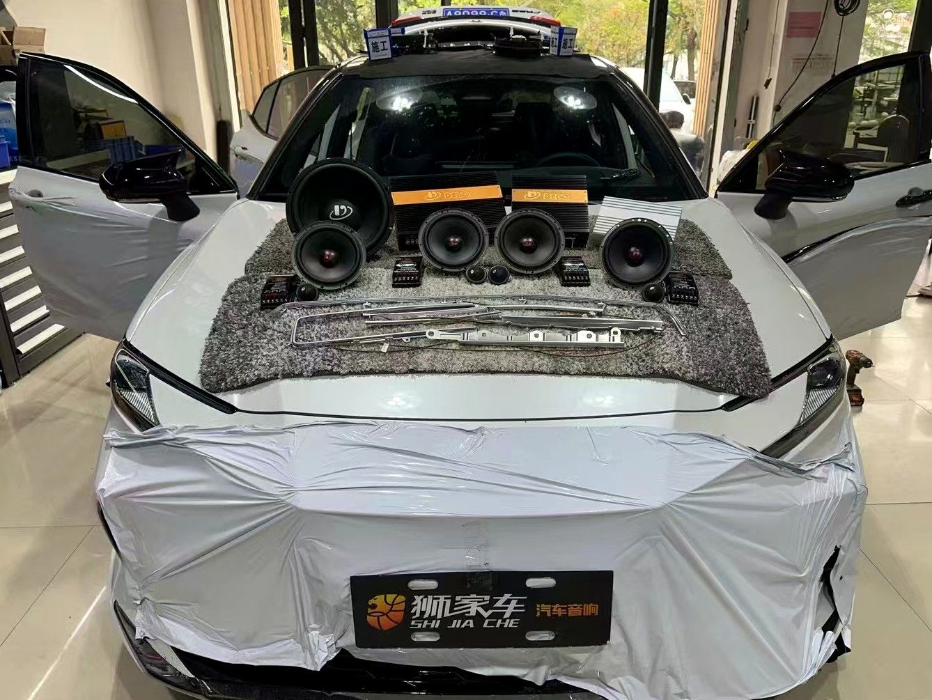 宝马X5升级器材进店核对