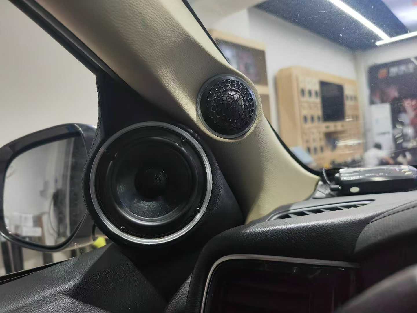 三菱欧蓝德施工复位和交车检查